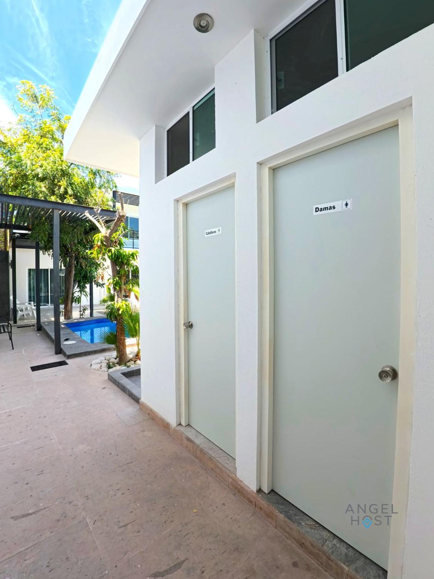 Commercial Zone Studios, Pool, Bbq And Beach 7 Blocks ラパス エクステリア 写真